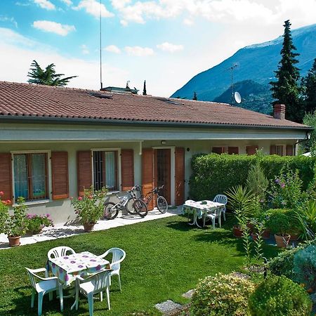 Casa Facchinetti Yellow Apartment Malcesine Exteriör bild
