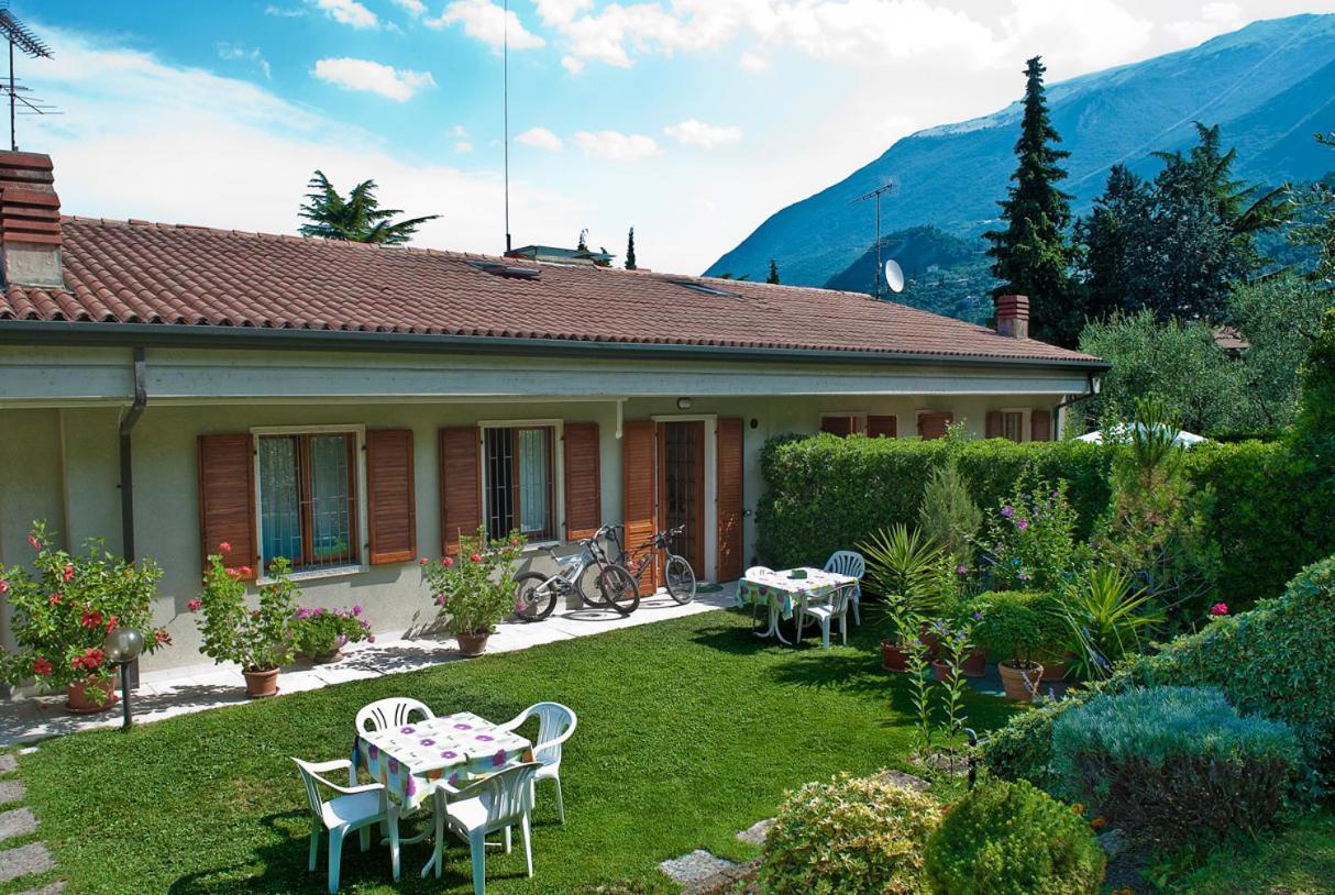 Casa Facchinetti Yellow Apartment Malcesine Exteriör bild